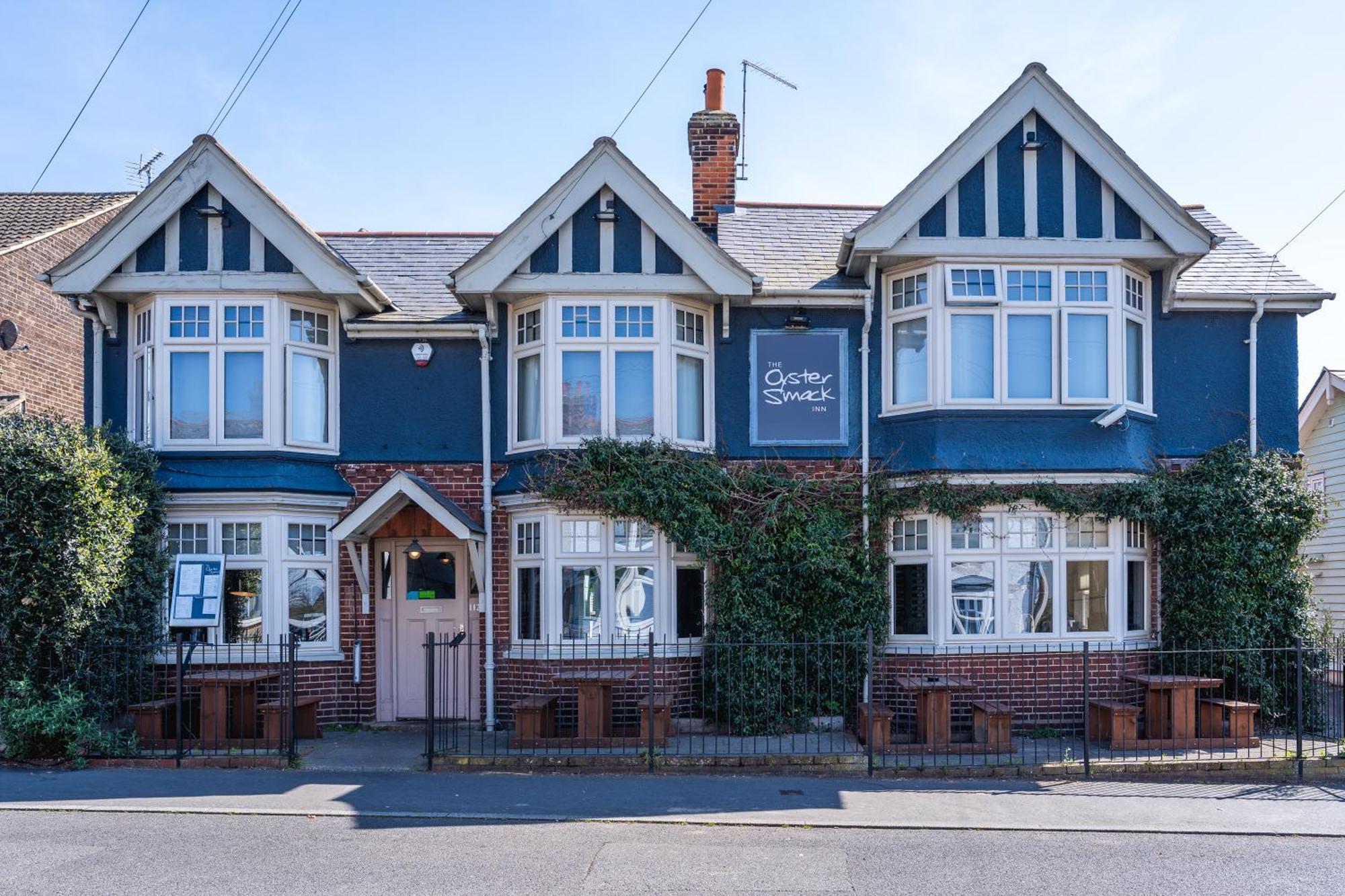 The Oyster Smack Hotel Burnham-on-Crouch Exterior photo